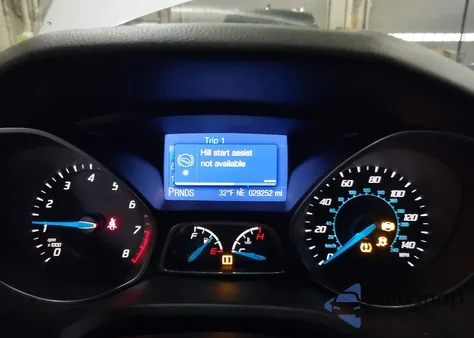 2013 Ford Focus Se z USA, uszkodzony, nr VIN 1FADP3F29DL130828